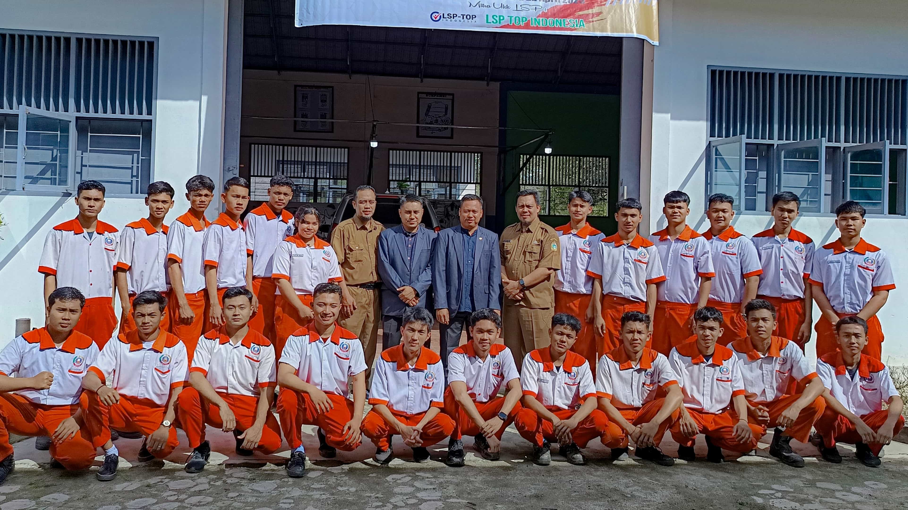 UKK TKRO SMK Negeri 1 Air Putih Bersama LSP TOP Indonesia: Sukses dan Penuh Semangat!